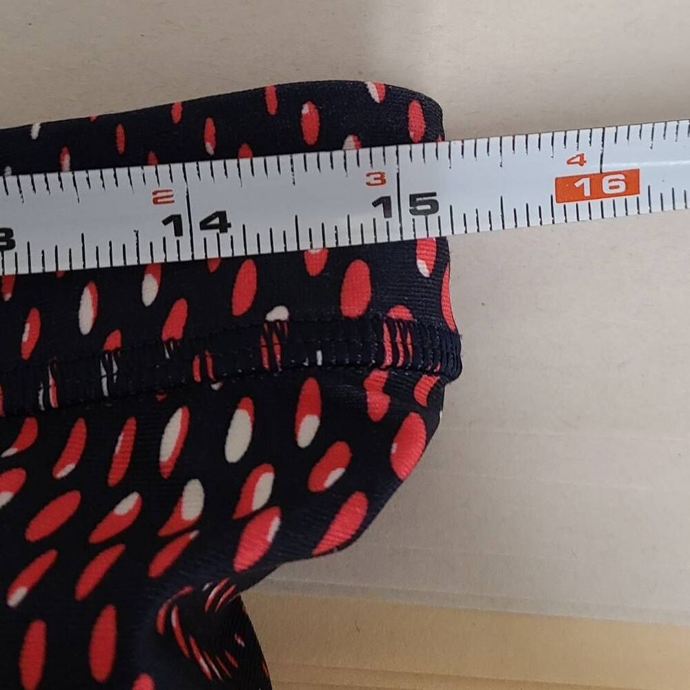 Under Armour Black And Red Polka Dot Cropped Leggings Womens Size Large - Picture 6 of 7